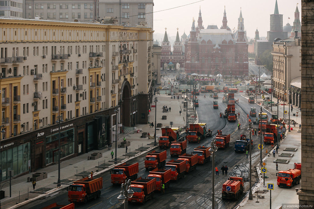 В Москве 32 тысячи м2 асфальта уложили за сутки