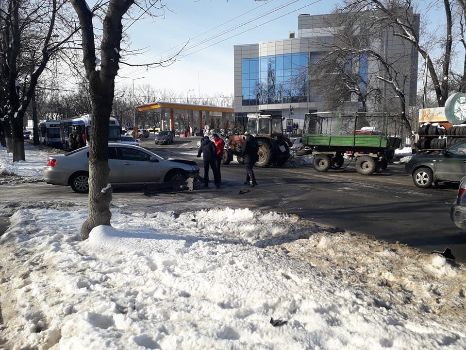 Четыре автомобиля попали в нелепое ДТП в Кишиневе