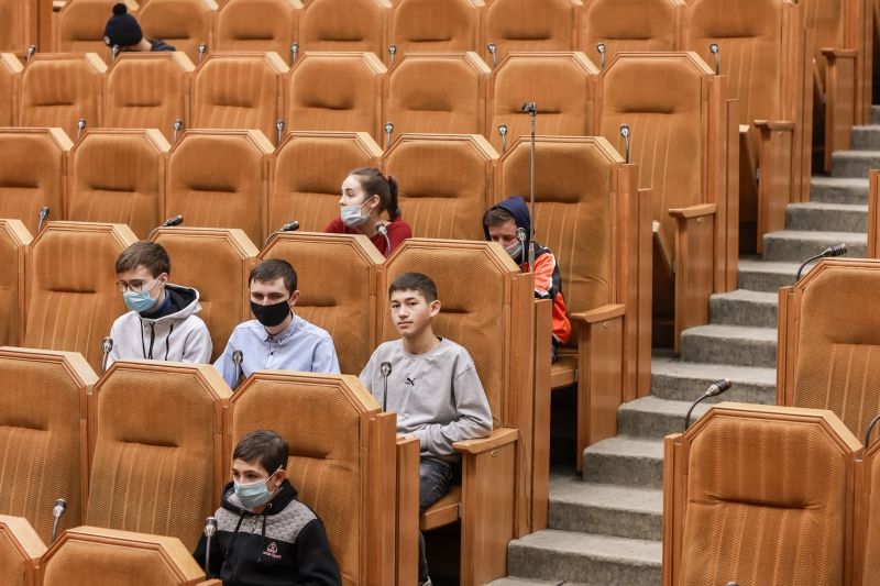 Группа учащихся из Хынчештского района посетила президентуру