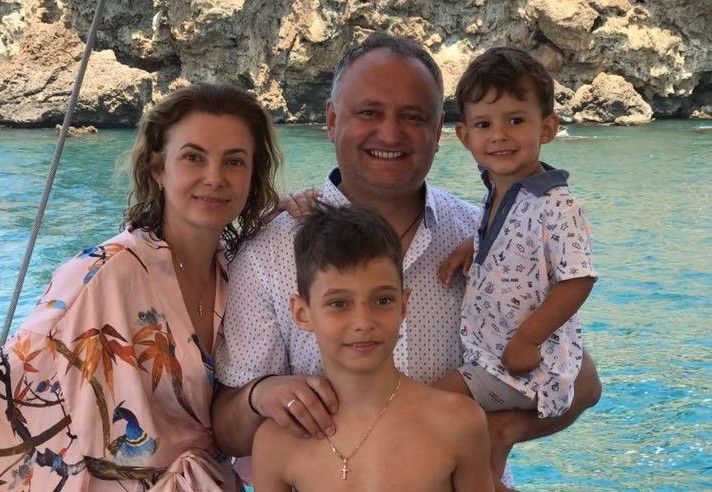 Răsturnare de situaţie. Preşedintele Turciei a organizat vacanţa familiei Dodon