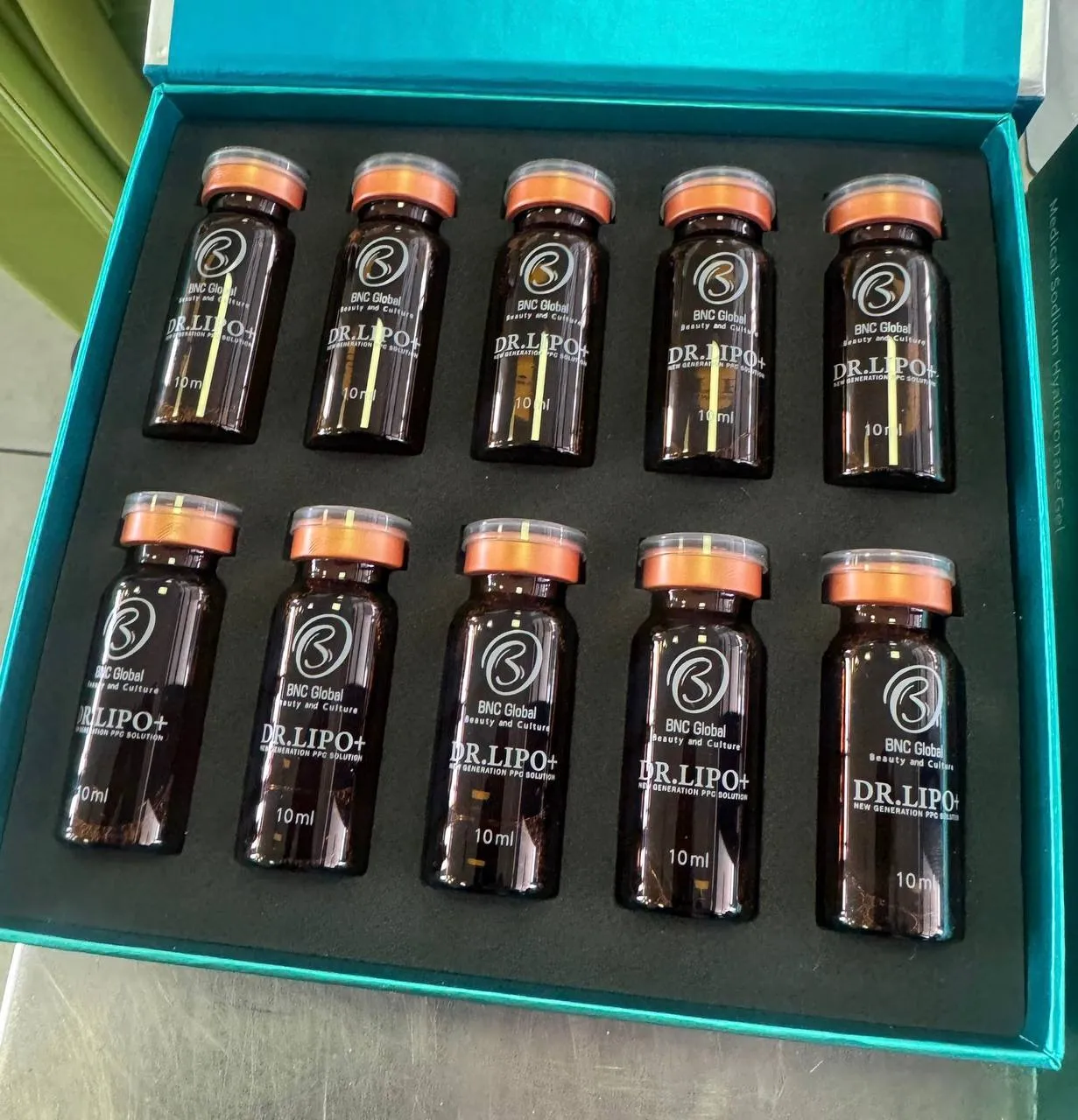 Produse injectabile nedeclarate, confiscate de la un cetățean israelian la Palanca