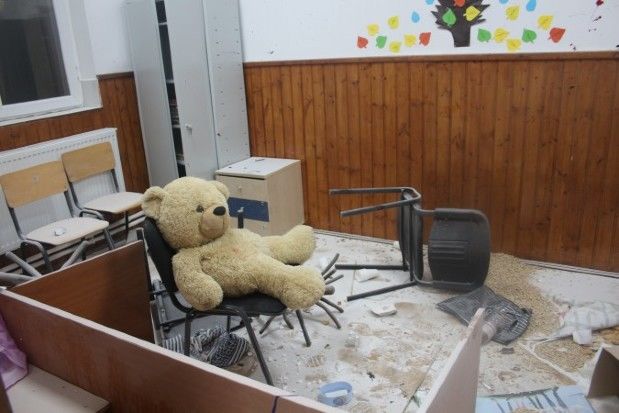 В Румынии трое учеников младших классов разгромили школу