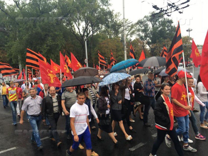 Марш в честь освобождения Молдовы от фашизма проходит в Кишиневе