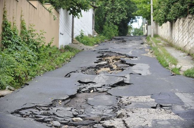 Strazile din capitala exact ca in filmele "3D" despre razboi