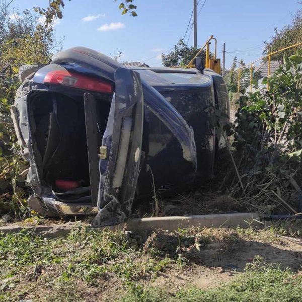 В Бельцах двое молодых людей угнали автомобиль