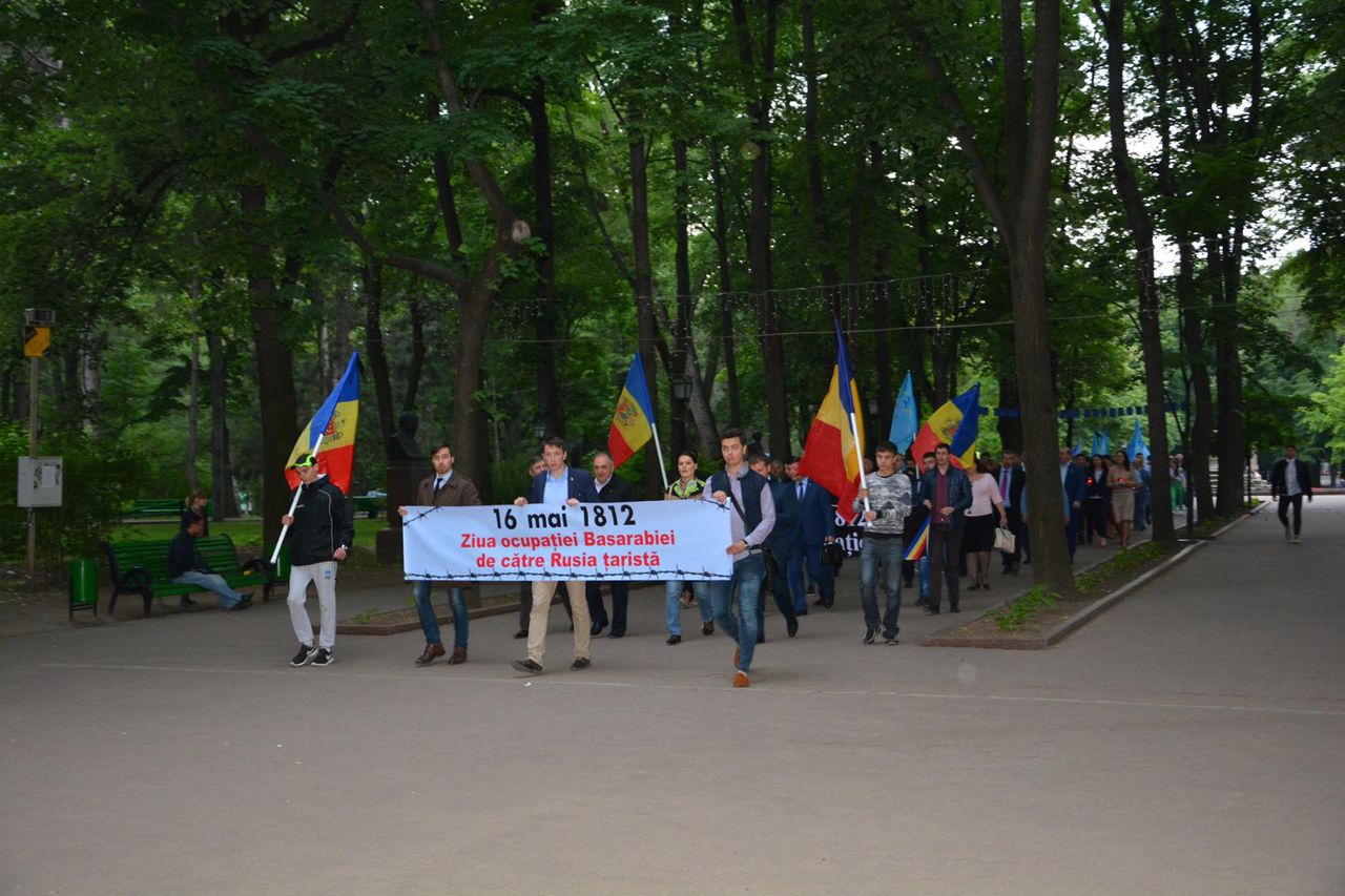 В день "оккупации Бессарабии" либералы пикетировали посольство России