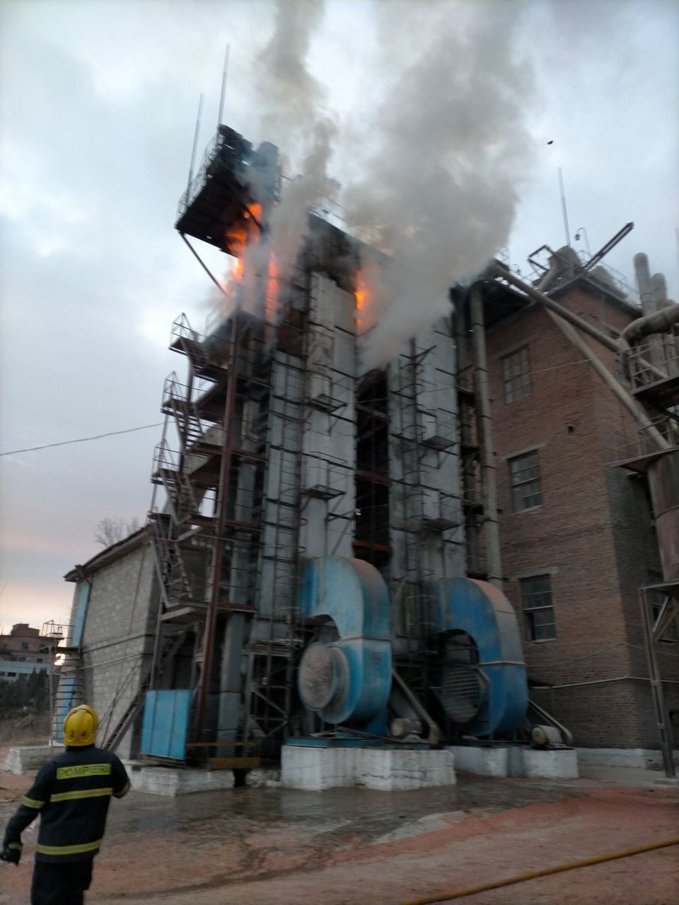 В Атаках произошел пожар в зерносушилке