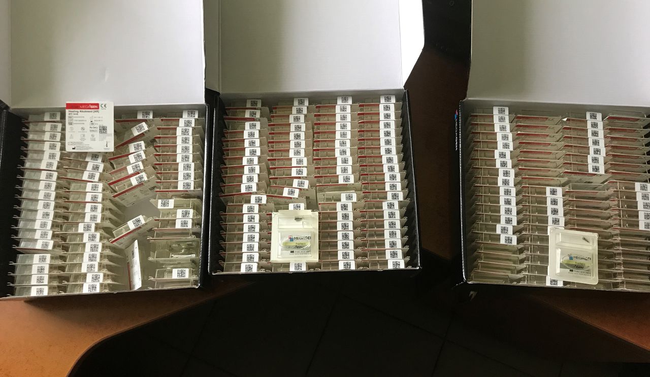 Bunuri nedeclarate, în valoare totală de peste 150.000 de lei, reținute de vameși