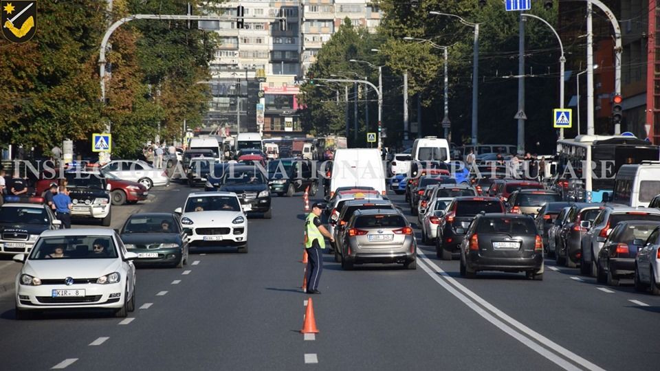 Из Чекан в Центр - без пробок: в Кишиневе появилась первая реверсивная полоса