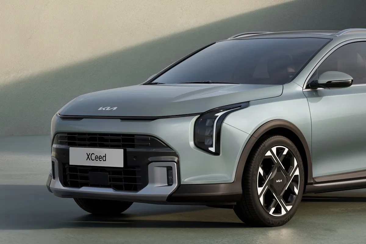 Паркетник Kia XCeed продолжит карьеру с новым стилем