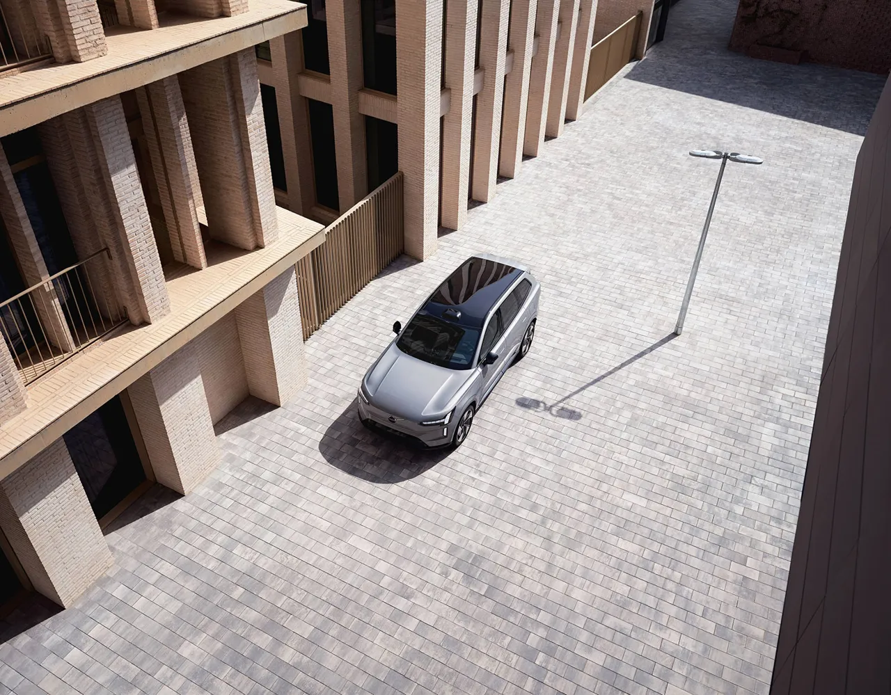 Обновлённый Volvo EX90 заряжается ещё быстрее и получает новые улучшенные функции