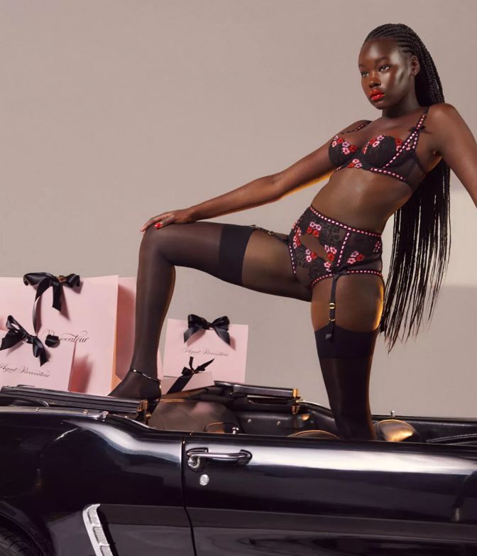 Бренд Agent Provocateur посвятил рекламу 14 февраля