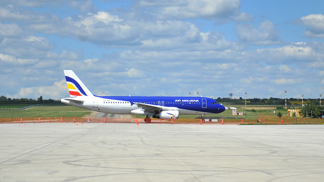 Lucrările de betonare a primilor 1.250 de metri a noii piste de pe Aeroportul Chișinău, finalizate
