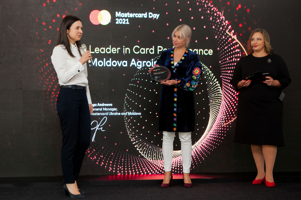 MAIB - "Leader in Card Performance 2021" по версии Mastercard