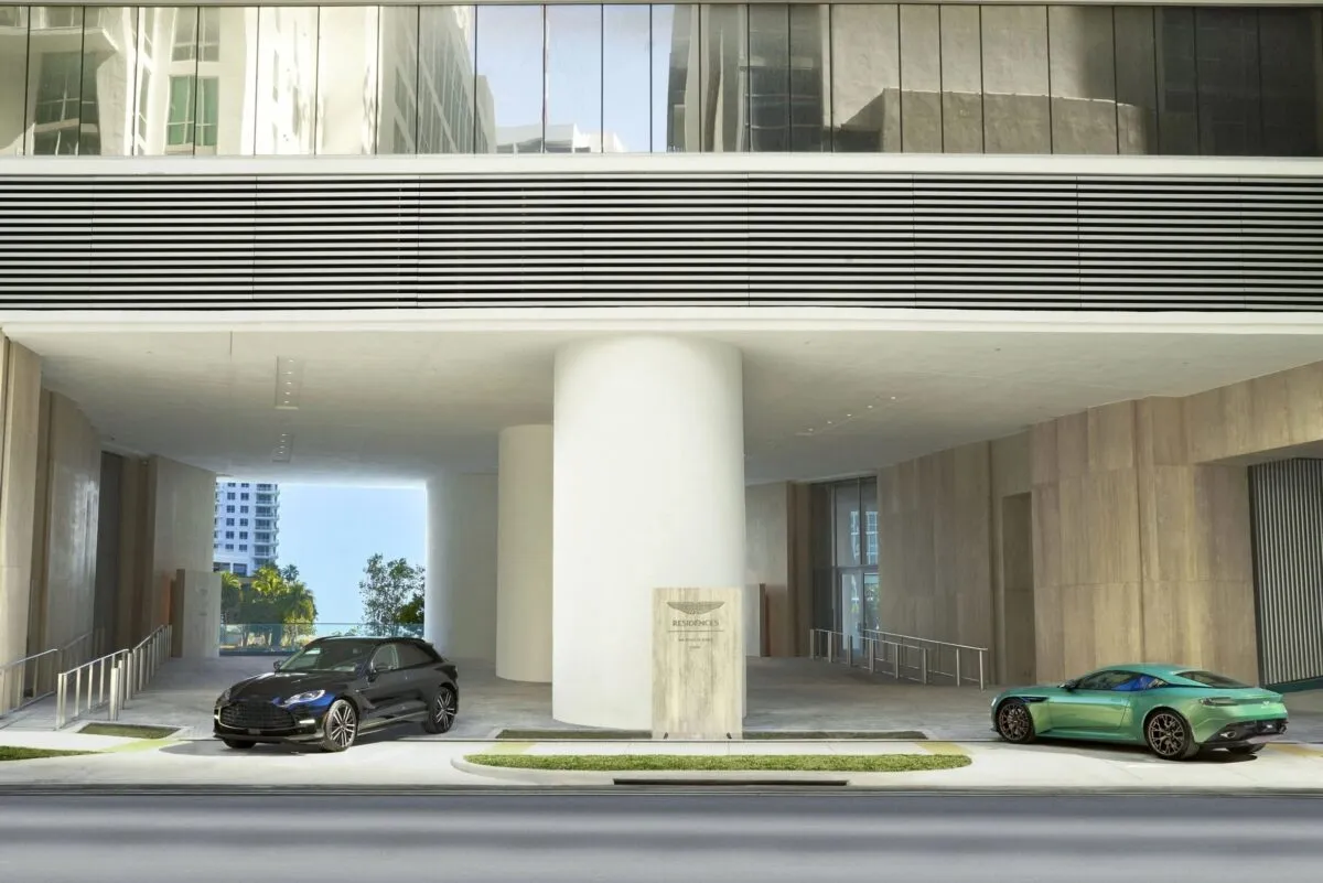 Завершено строительство первого жилого небоскреба Aston Martin