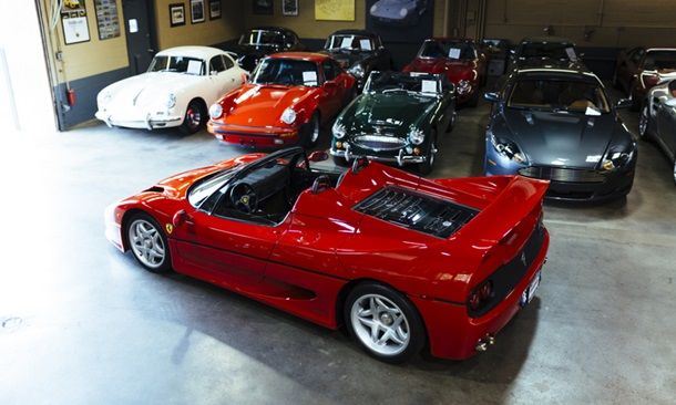 Первый экземпляр Ferrari F50 выставили на продажу