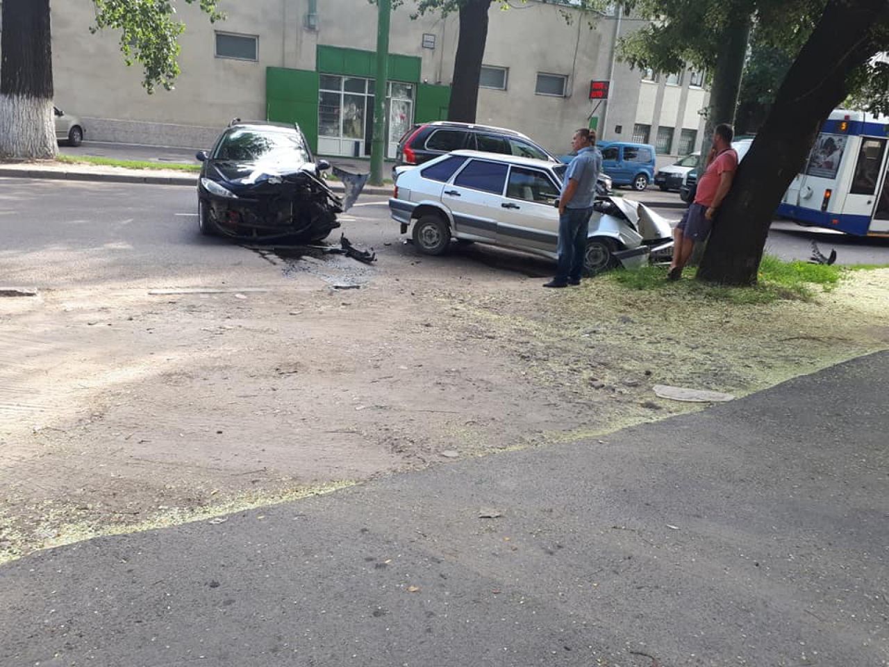 На Мунчештском шоссе в столице произошло серьезное столкновение двух автомобилей