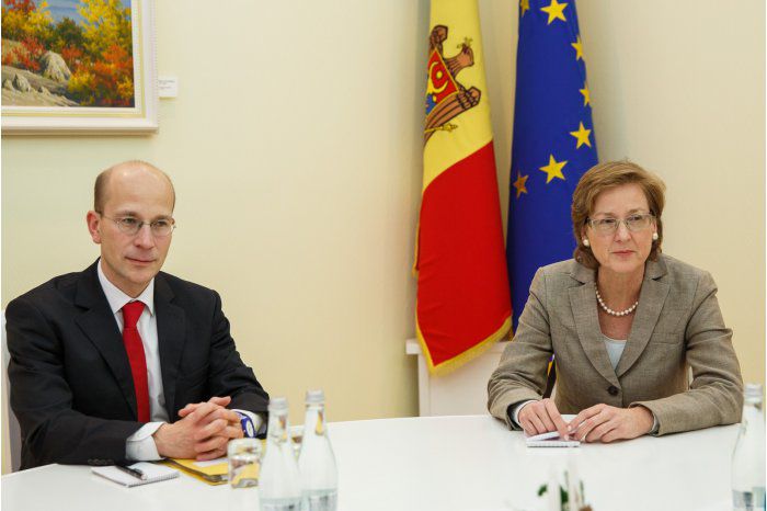 Германия поощряет правительство продолжать процесс осуществления реформ