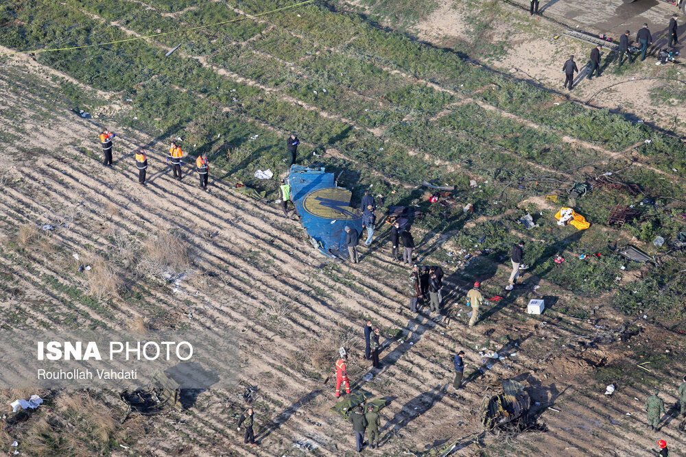 Появились новые кадры с места крушения украинского самолета в Тегеране