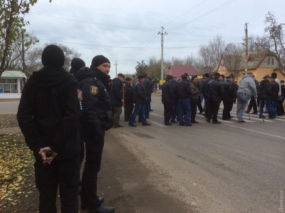 На Украине пенсионеры заблокировали трассу из-за низких пенсий