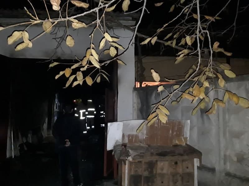 В Унгенах возле здания прокуратуры вспыхнул пожар