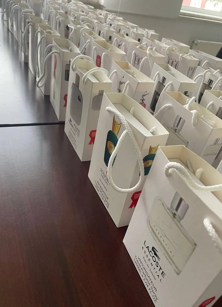 Un lot comercial de articole de parfumerie nedeclarate, confiscat la Briceni