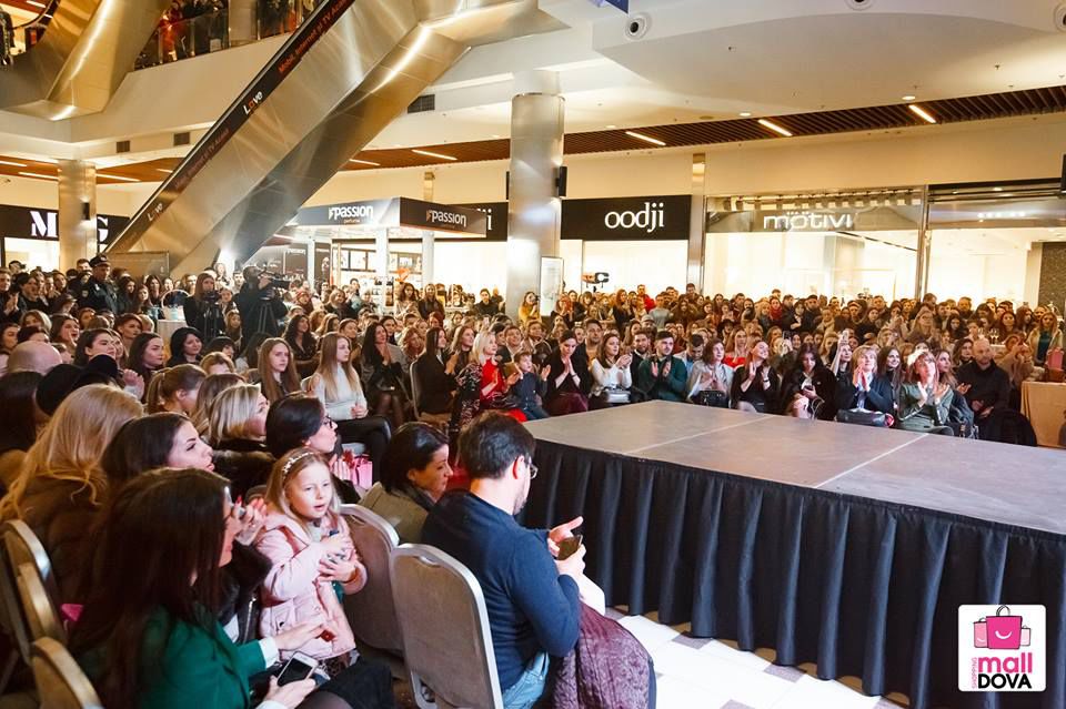 Самые модные наряды принесли весну на „Mall of Fame” ®