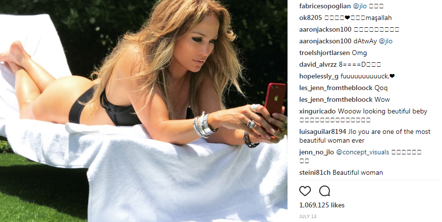 Cum arată Jennifer Lopez la 48 de ani în costum de baie
