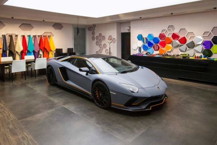 Новые Rolls-Royce и Lamborghini даются в подарок при покупке квартиры в Майами