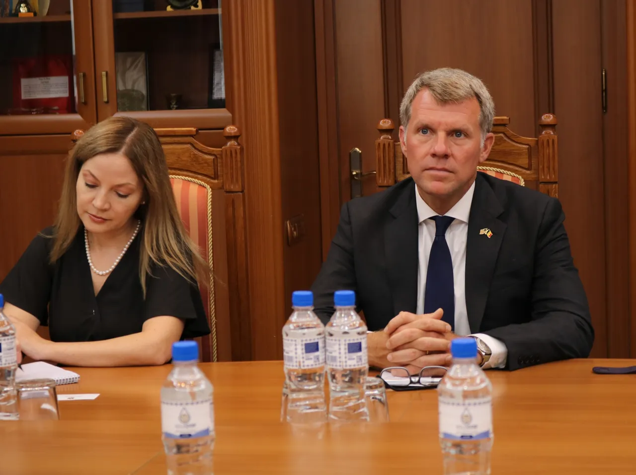 Securitatea cibernetică și amenințările hibride au fost discutate la MAE