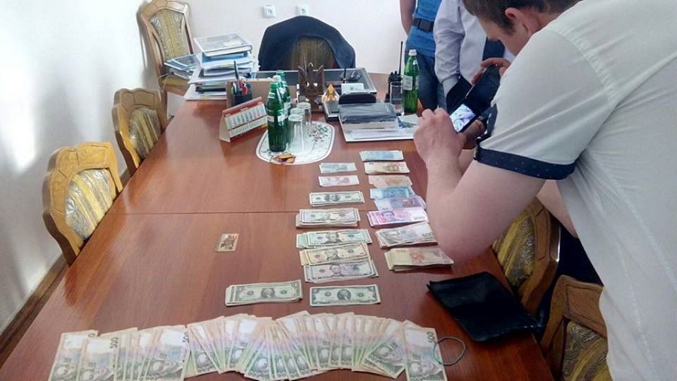 Под домом Героя Украины нашли тоннель с золотыми слитками и антиквариатом