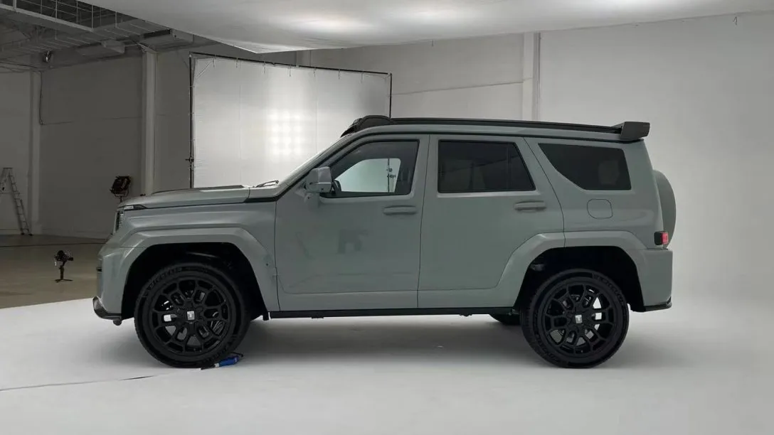Китайцы презентовали недорогого конкурента Mercedes-AMG G63