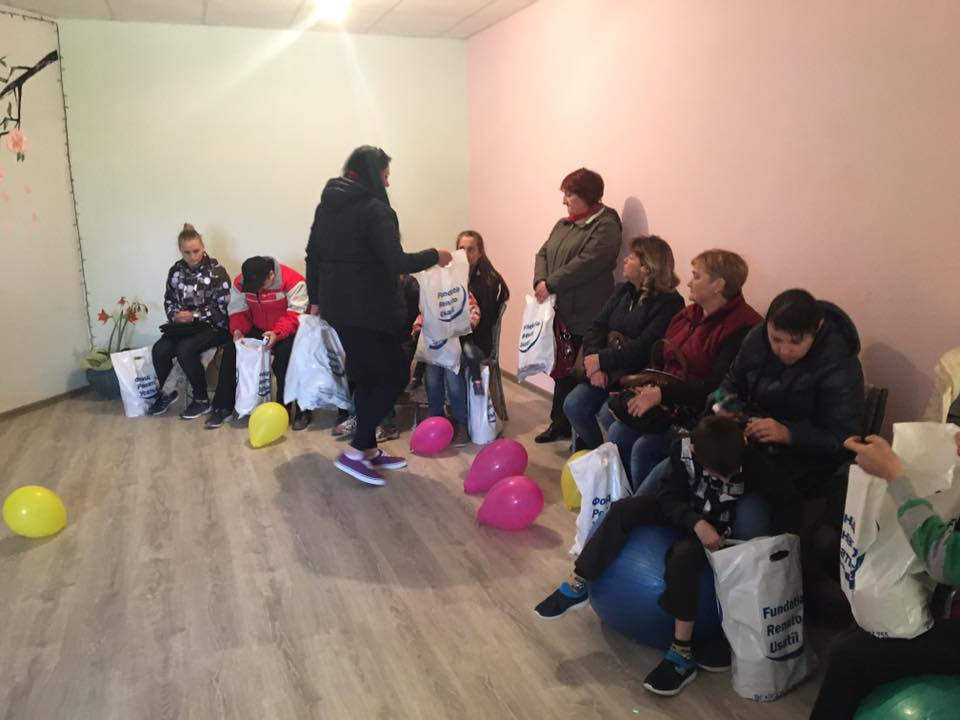 Более 7000 пасхальных подарков раздали волонтеры фонда Усатого