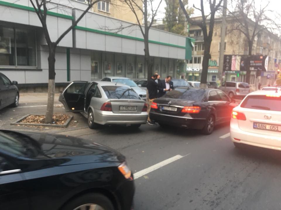 Александр Тэнасе попал в ДТП в центре Кишинева