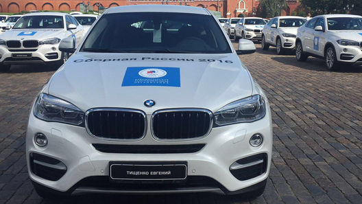 Победителям Олимпийских игр подарили по BMW за 5 млн рублей