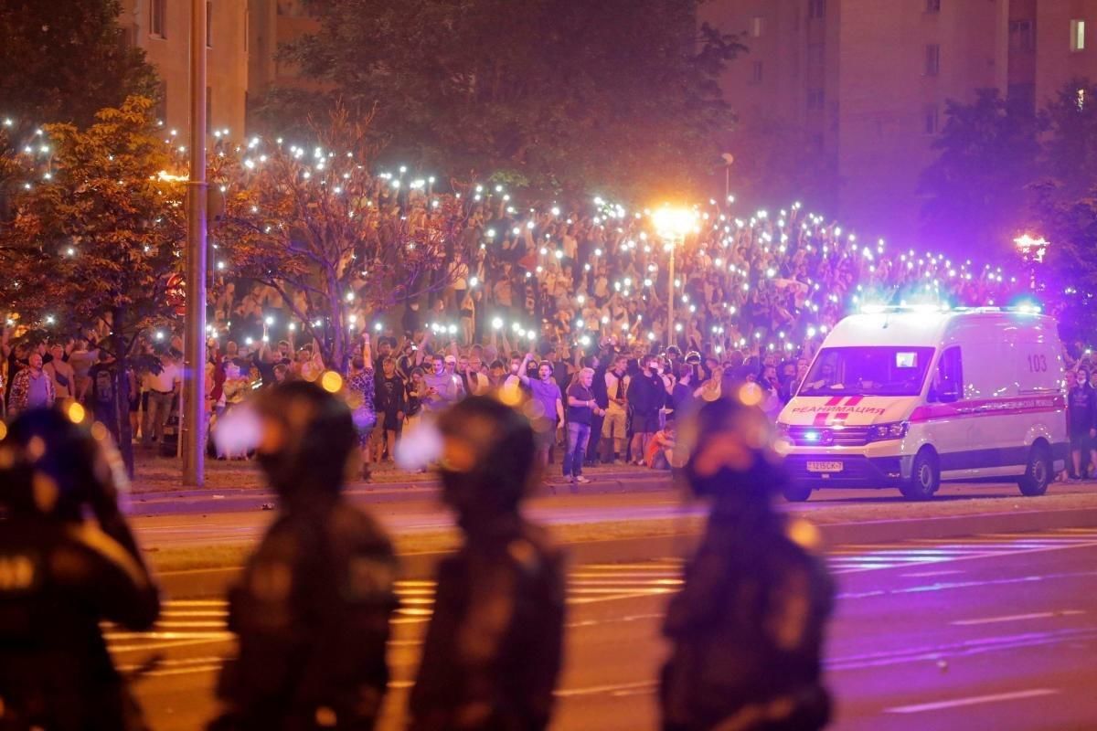 Массовые протесты прошли в Беларуси: есть пострадавшие и погибший