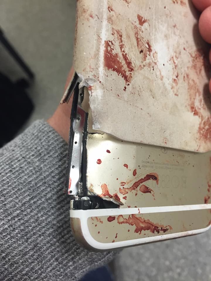 iPhone спас женщину от взрыва на концерте Арианы Гранде
