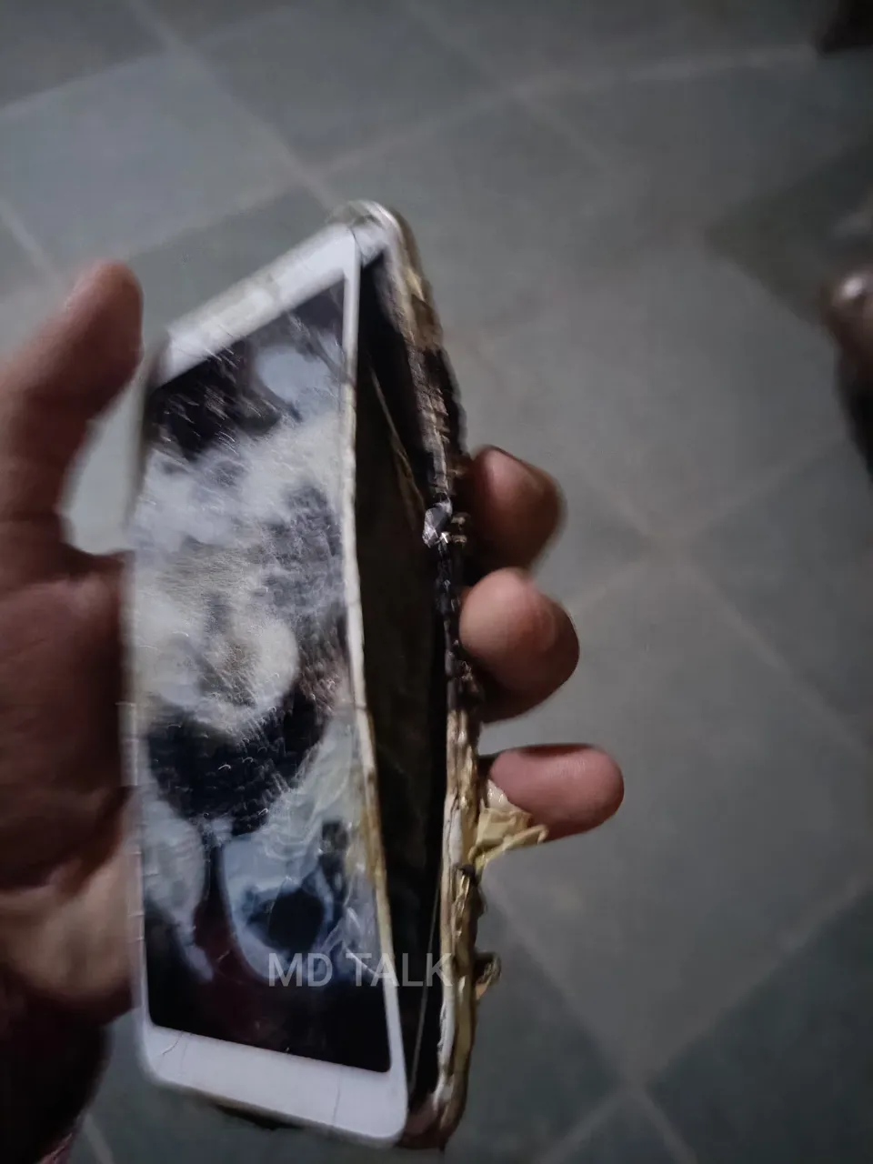 Женщина погибла при взрыве смартфона Redmi 6A