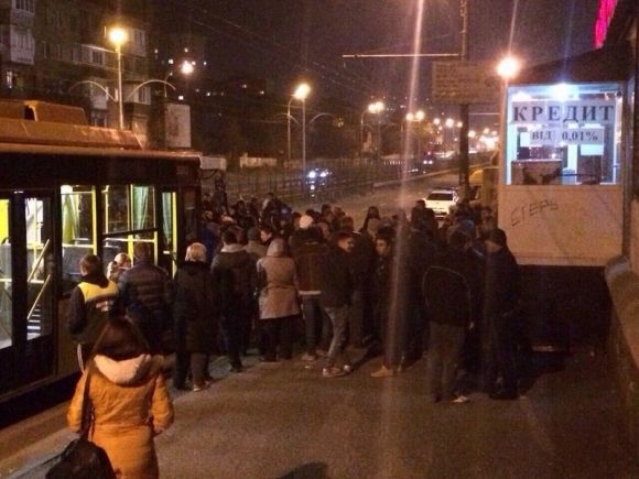 Киевляне начали перекрывать улицы из-за отсутствия отопления