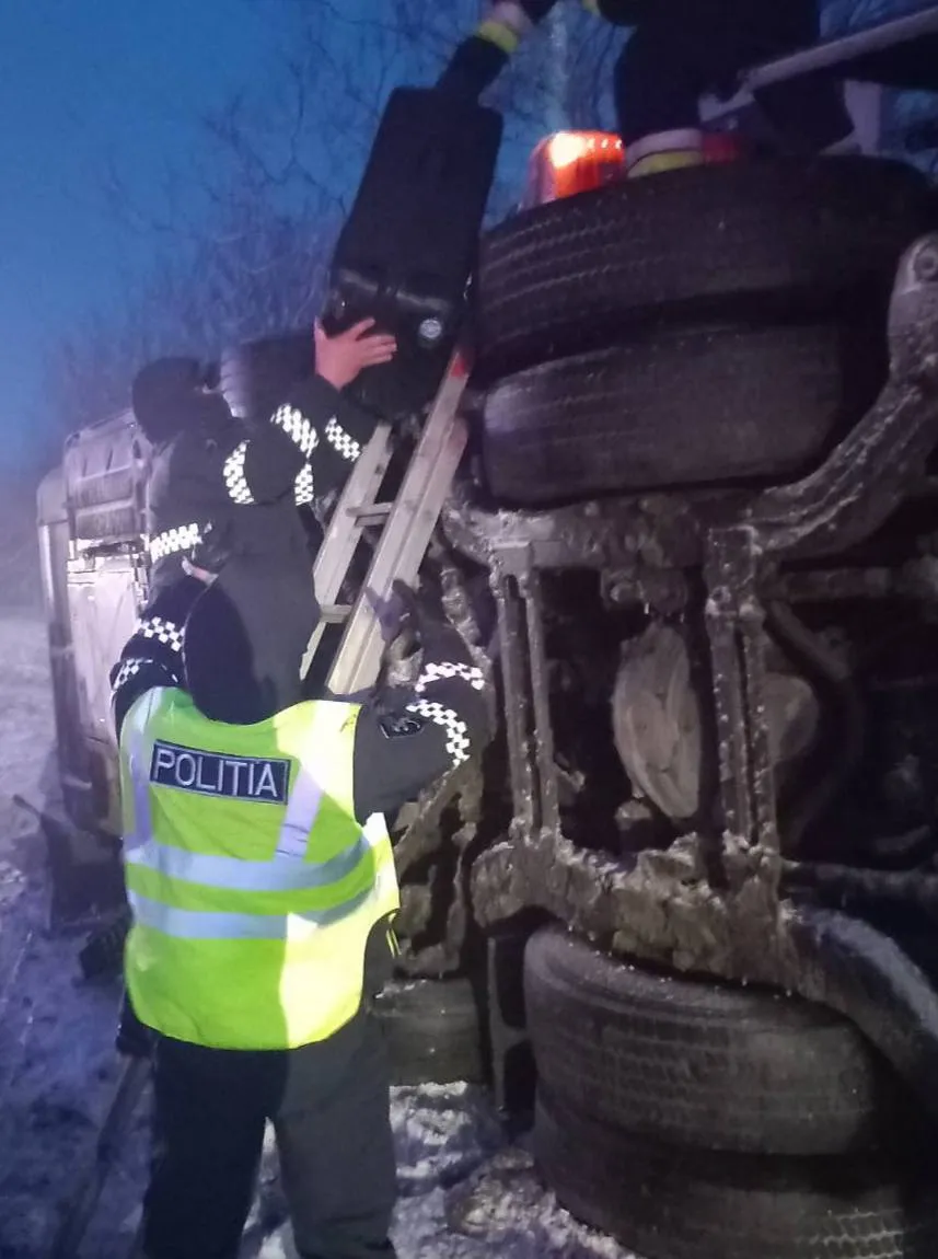 Accident grav la Florești: 16 persoane, rănite după ce un autocar s-a răsturnat