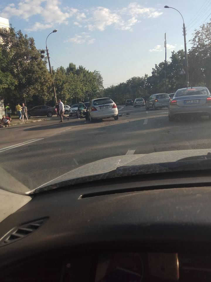 Accident grav în sectorul Ciocana al Capitalei. Un pasager a avut de suferit