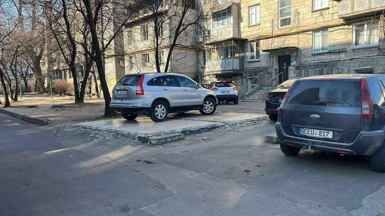 Două gherete neautorizate din Capitală, demontate