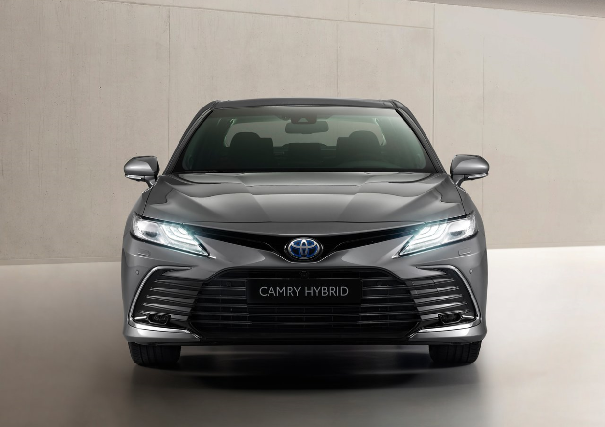 Обновлённая Toyota Camry уже в Молдове