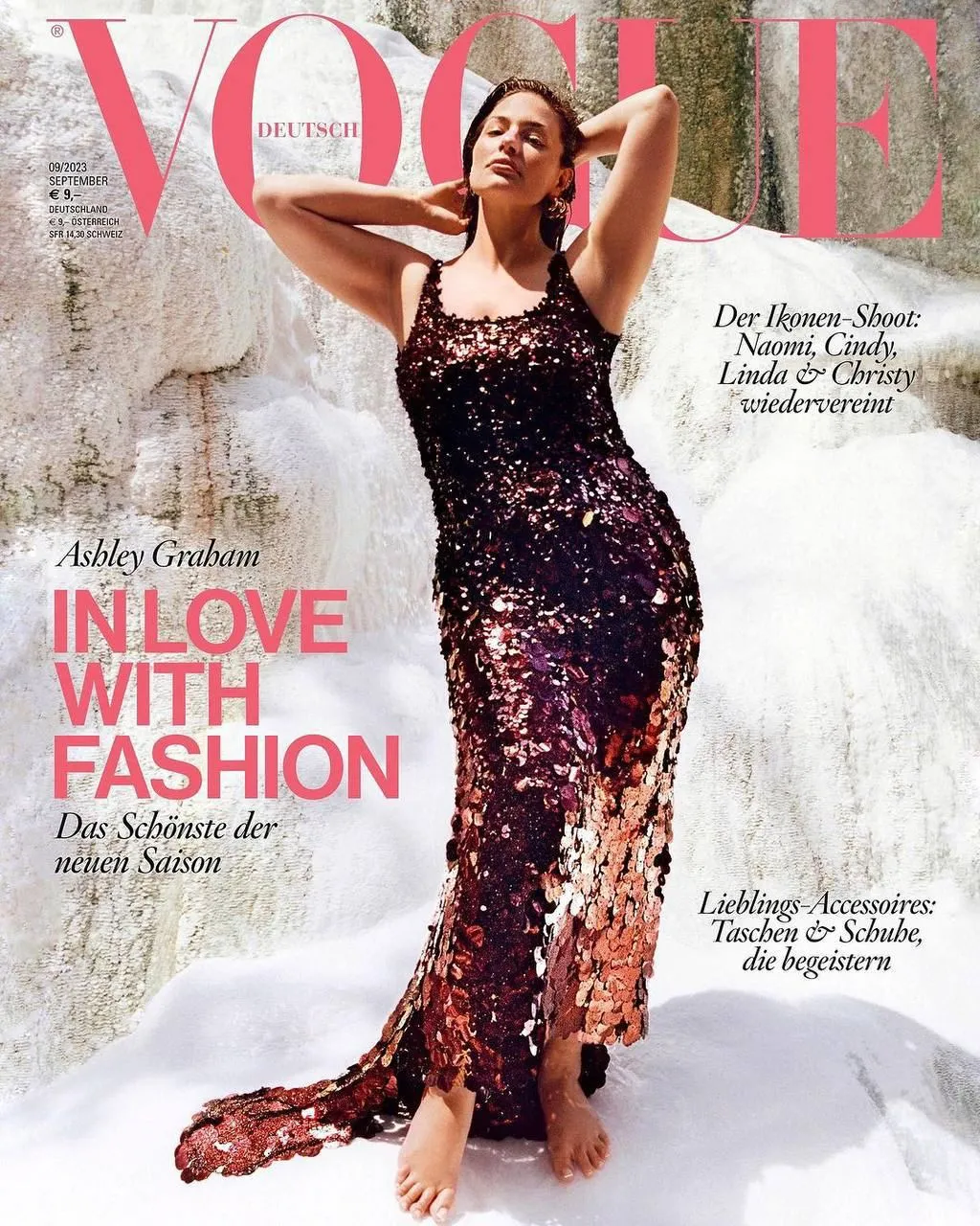 Эшли Грэм стала героиней сентябрьского выпуска Vogue