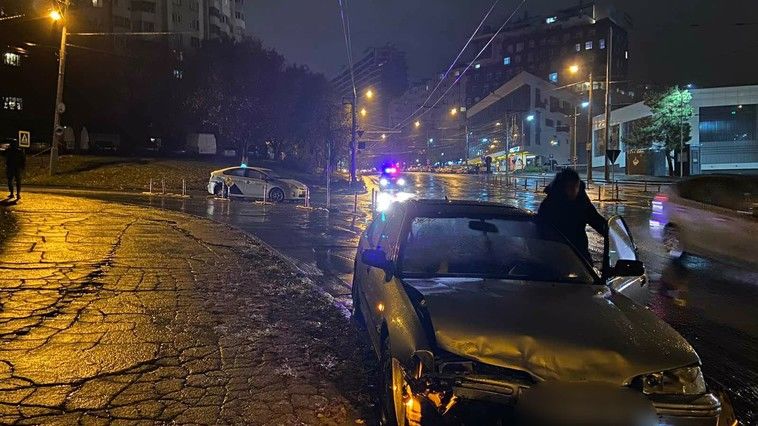 ДТП с участием такси в столице: пострадали женщина и ребёнок