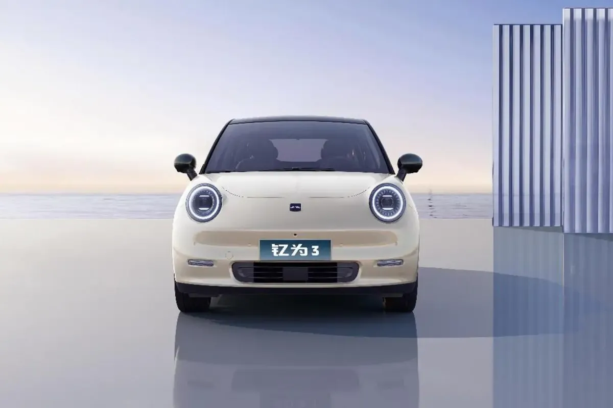 В Китае представлен электрический клон Mini за $12 600