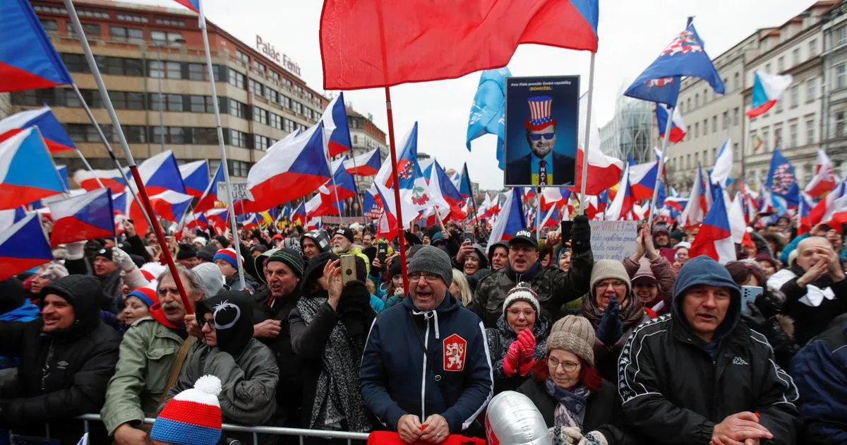 В Праге тысячи человек протестовали против правительства