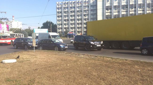 Рабочая неделя в Кишиневе началась с пробок