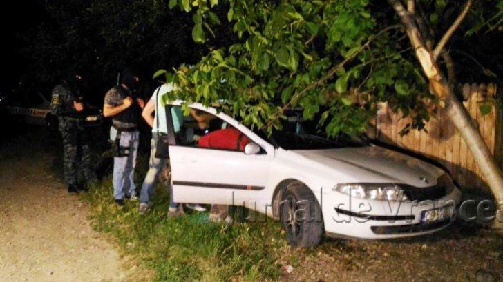 Răfuială nocturnă cu furci şi topoare: 4 persoane au murit