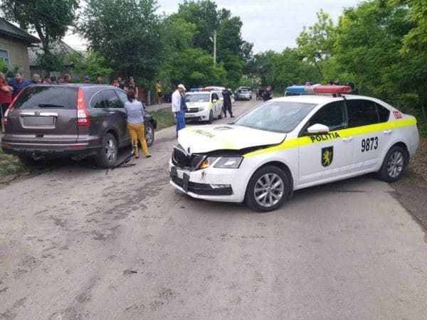 В Гагаузии в ДТП попал экипаж патрульной полиции из Кишинева